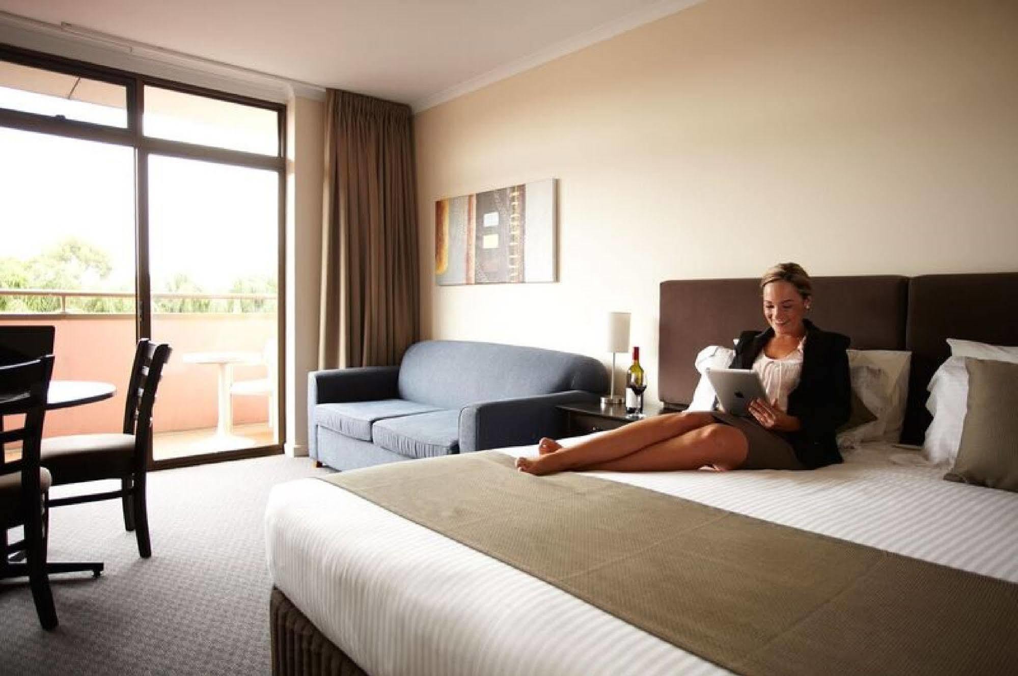 Comfort Hotel Adelaide Meridien North Adelaide Exterior photo
